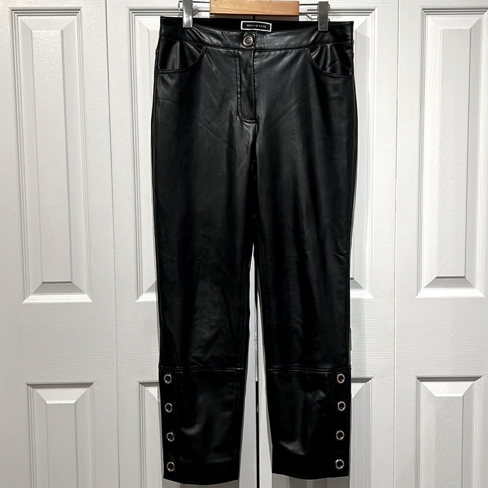 Melanie Lyne Black Faux Leather Pants Size‎ 6